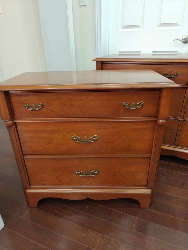 GIBBARD 3 PC DRESSERS BEDROOM SET. CAN DELIVER - photo 5
