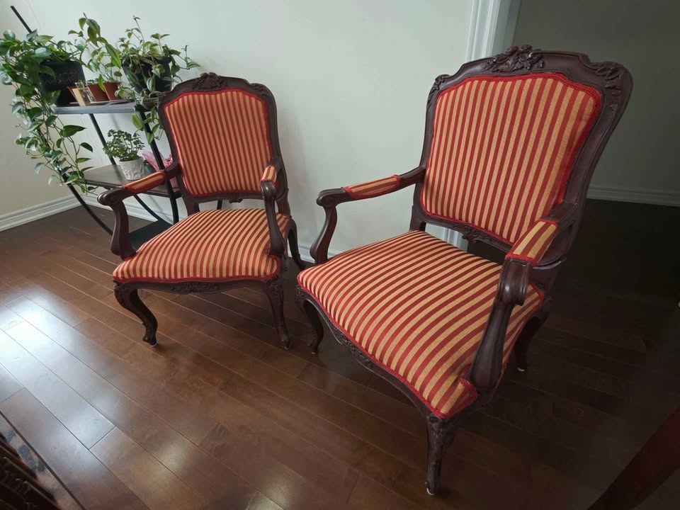 French Louis XV Style Accent Arm chairs. Can Deliver. - photo 4