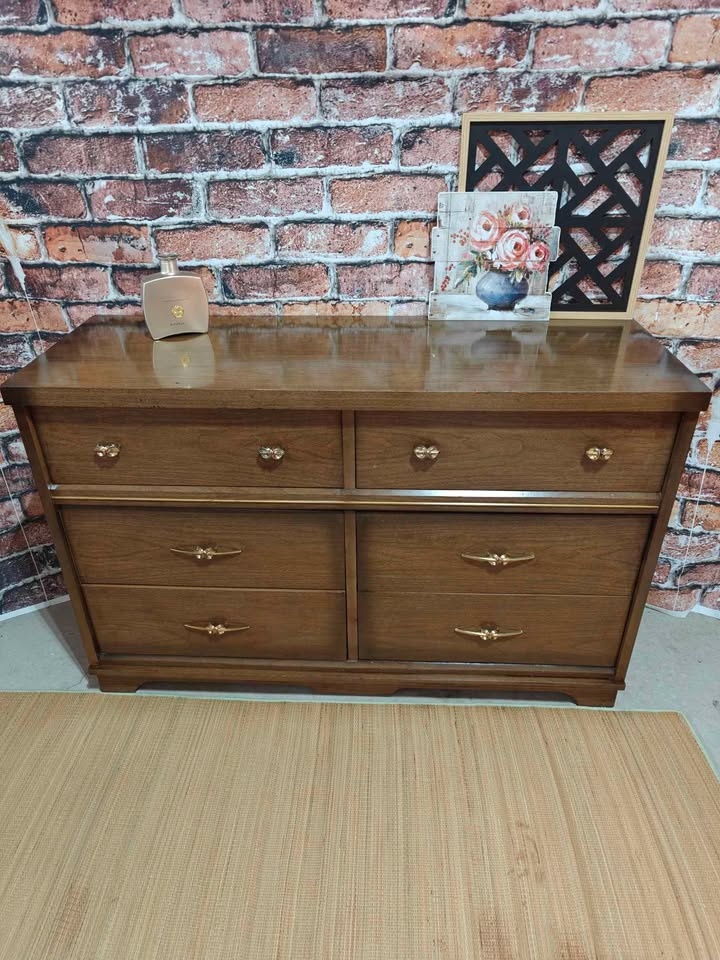 Solidwood MCM Sideboard Dresser. Can Deliver. - photo 2