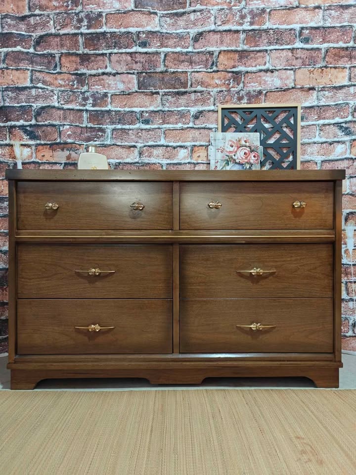 Solidwood MCM Sideboard Dresser. Can Deliver. - photo 5