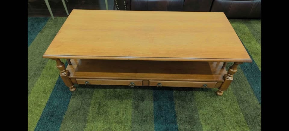 ROXTON Solidwood sturdy Coffee table. Great Condition. Can Deliv - photo 3