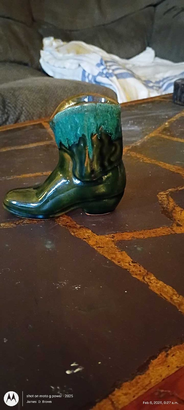 Vintage Pottery Collection: Dog, Cowboy Boot Vase, Fish Vase, Pi - photo 2