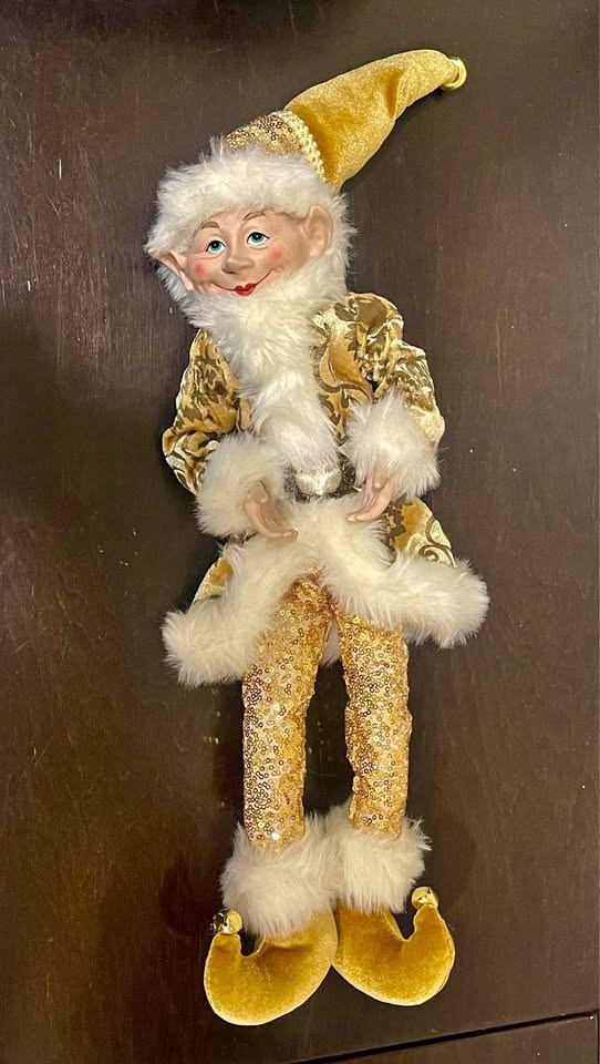 Elves in Gold for Christmas Decor