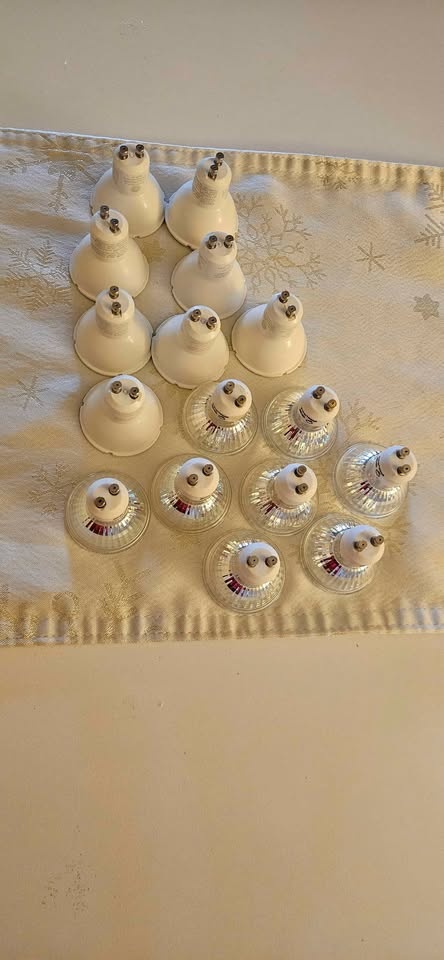10 LED White & 10 Halogen Warm Yellow GU10 Light Bulbs - photo 5