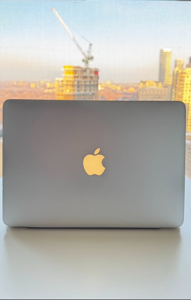 MacBook Pro 13” Retina (Early 2015) — i5 / 8GB — Charger Include - photo 3