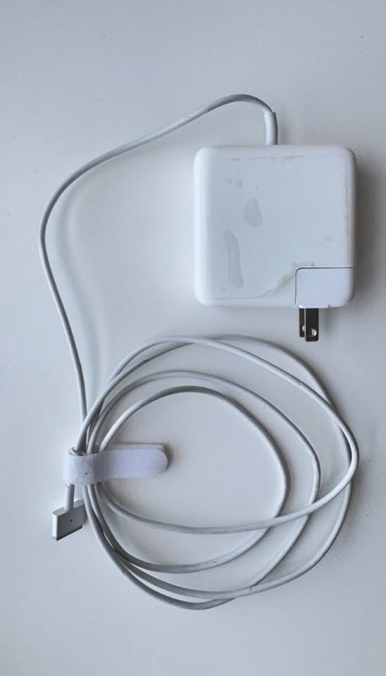 MacBook Pro 13” Retina (Early 2015) — i5 / 8GB — Charger Include - photo 4