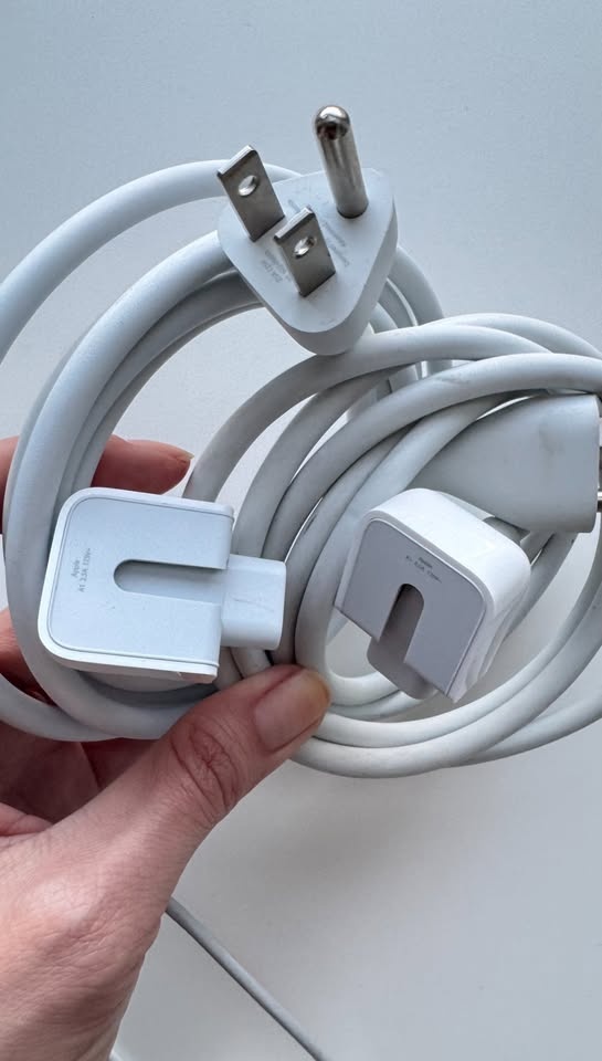 MacBook Pro 13” Retina (Early 2015) — i5 / 8GB — Charger Include - photo 5
