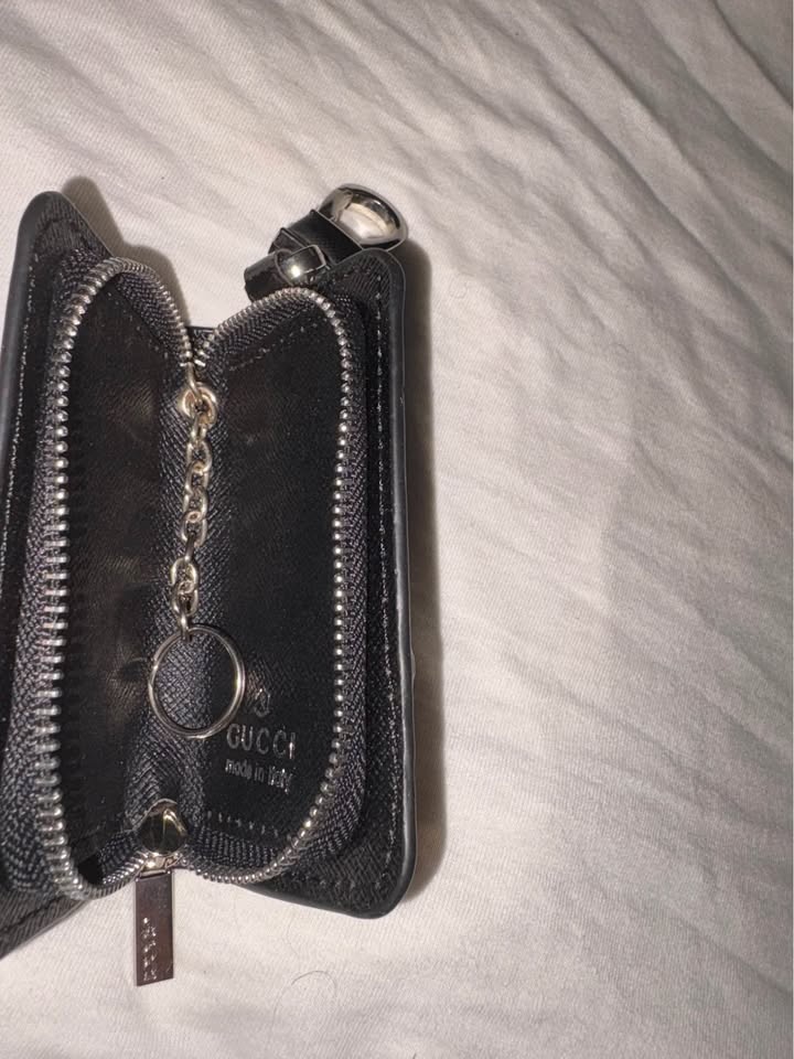 Gucci Black Key Case w Red and Green Stripe - photo 3