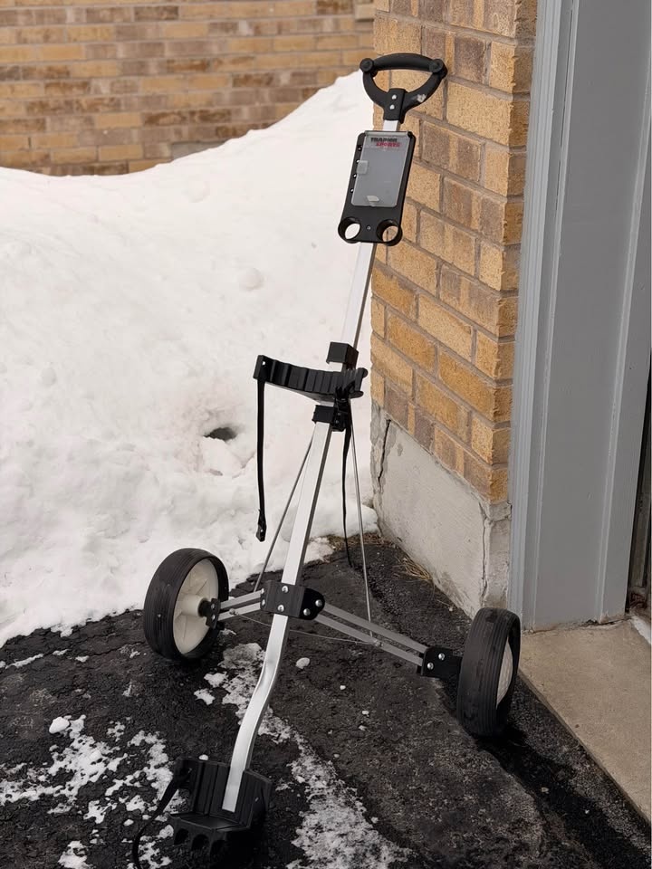 Folding 2-Wheel Golf Push Cart – Lightweight & Used – Works Grea - photo 4