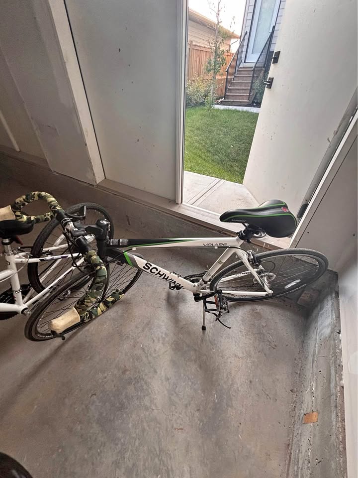 SCHWINN ROAD/COMMUTER BIKE