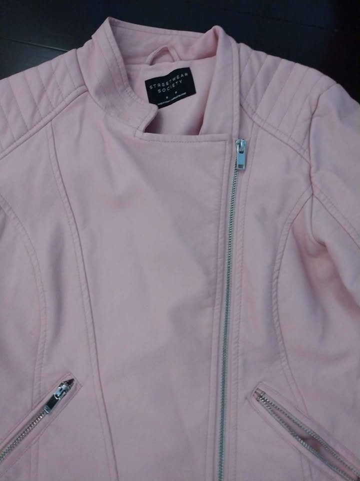 Like New Pink Faux Stylish Leather Jacket Size Small Women's - photo 2