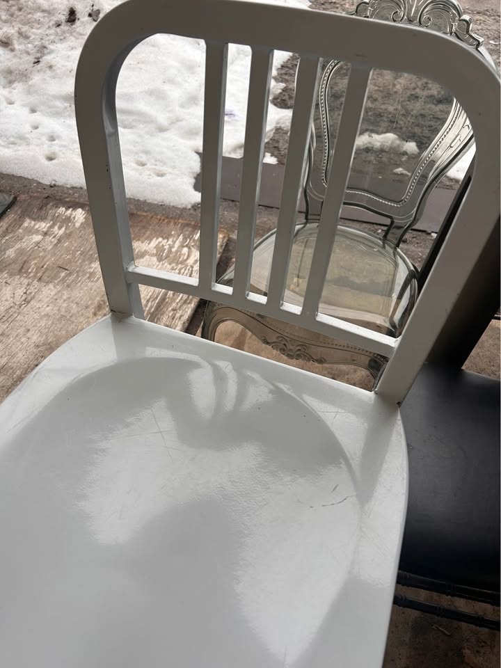 12 White Metal Bar Stools - photo 2
