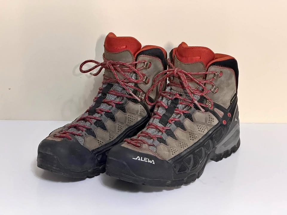 Salewa Gore-Tex Hiking Boots Women 9.5