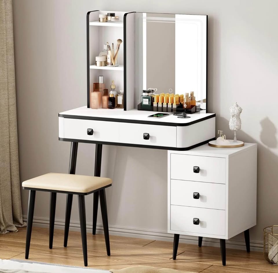 Make Up Vanity - Like New - Assembled - photo 3