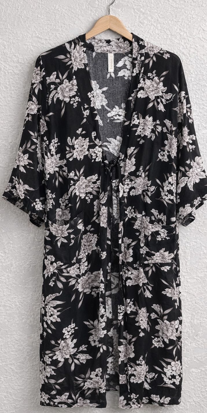 Spiritual Gangster Black & White Floral Longline Kimono One Size