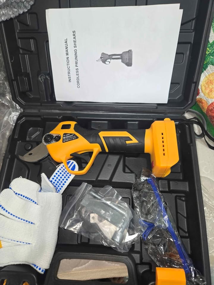 Electric Pruning Shears for DeWalt 20V Battery - photo 3
