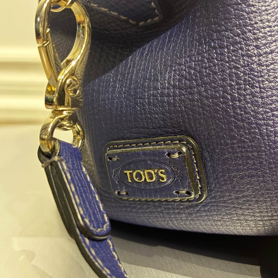 Tod’s Shoulder Bag - photo 2