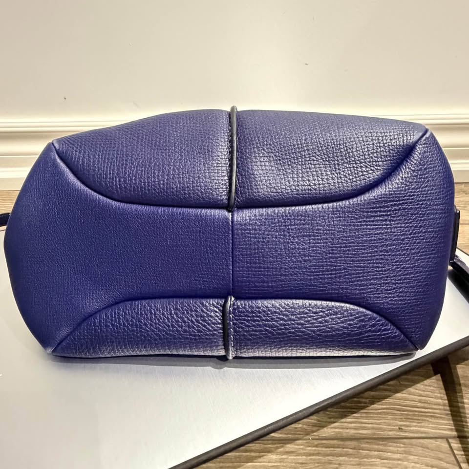 Tod’s Shoulder Bag - photo 4