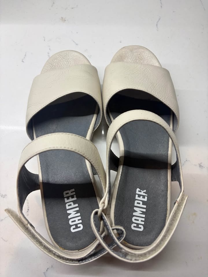 Camper Women’s Heeled Sandal (size 7) - photo 5