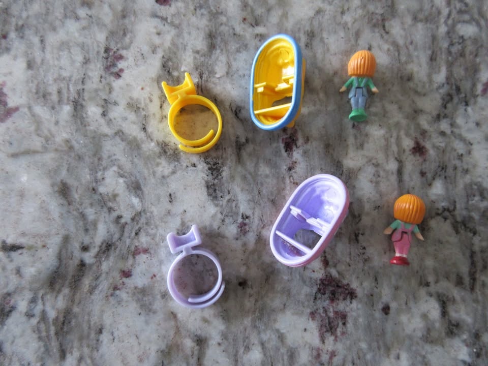 1989 Polly Pocket High Street Money Box & x2 Rings - photo 3