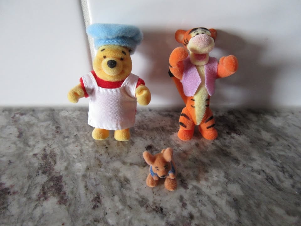 1990's Flocked Winnie the Pooh Characters & Accessories - photo 4