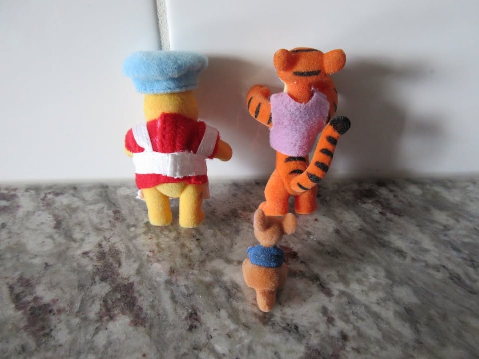 1990's Flocked Winnie the Pooh Characters & Accessories - photo 5