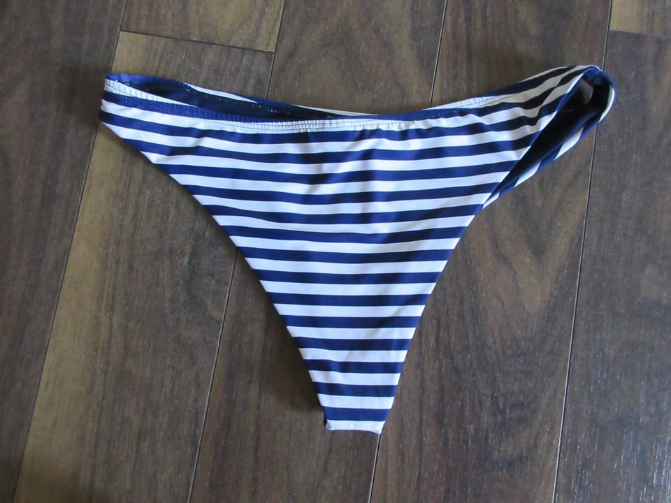 Ladies Small Swim Suit - photo 4