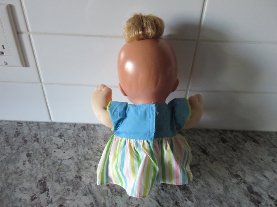 1989 Magic Nursery Doll with Extra Outfit - photo 3