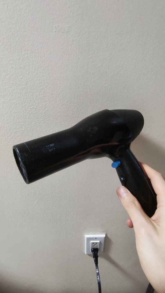 Hair dryer
