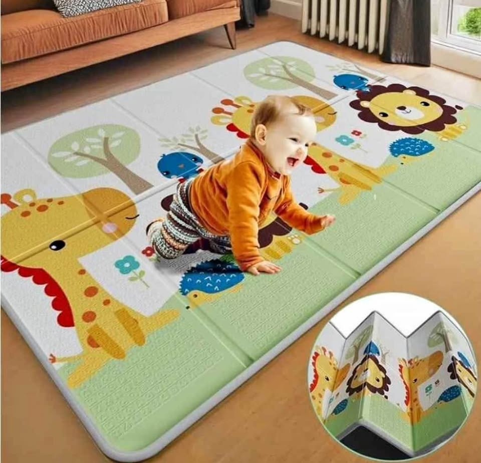 Play mat for babies (double sided and foldable) - photo 3