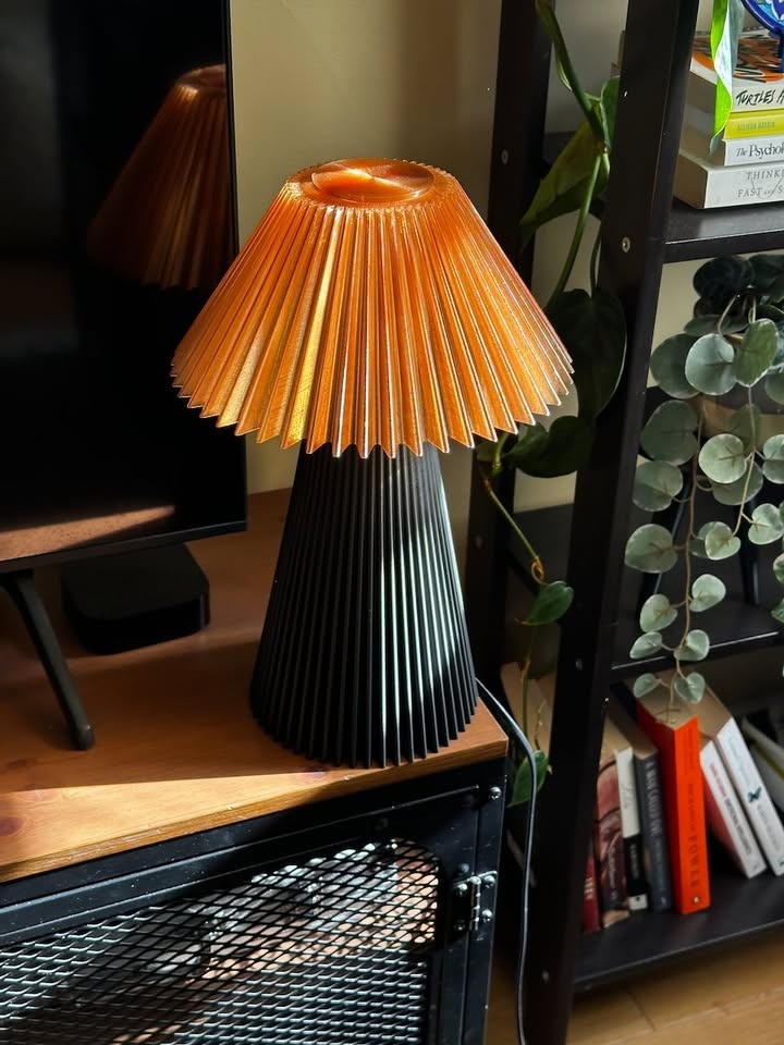 Table Lamp Pleated Spire - photo 2