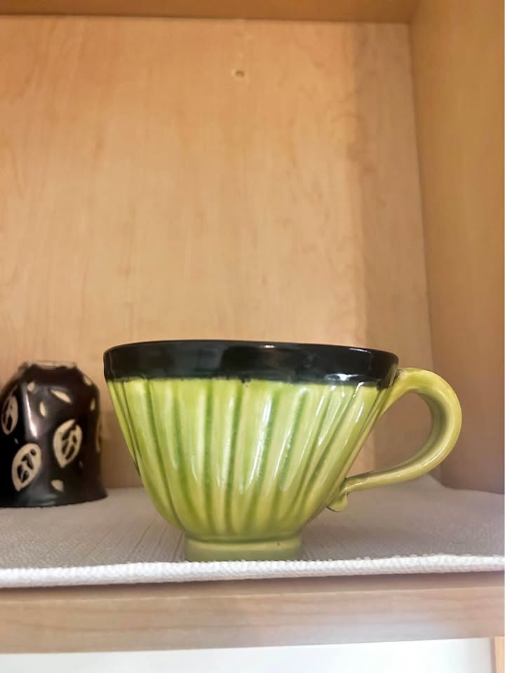 4 Vintage Green Mugs