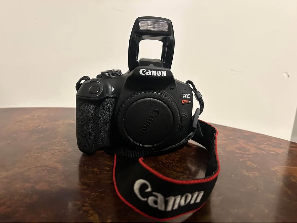Canon DSLR Camera Bundle, Like New - $600 OBO