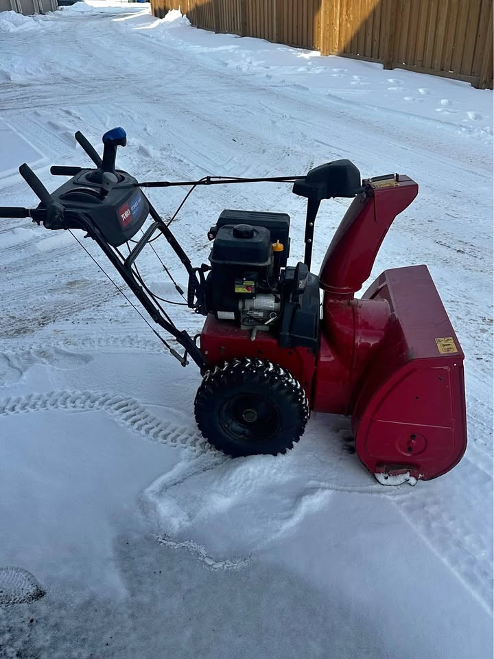 Toro Power Max 828 OAE Snowblower — Electric + Pull Start — 28”