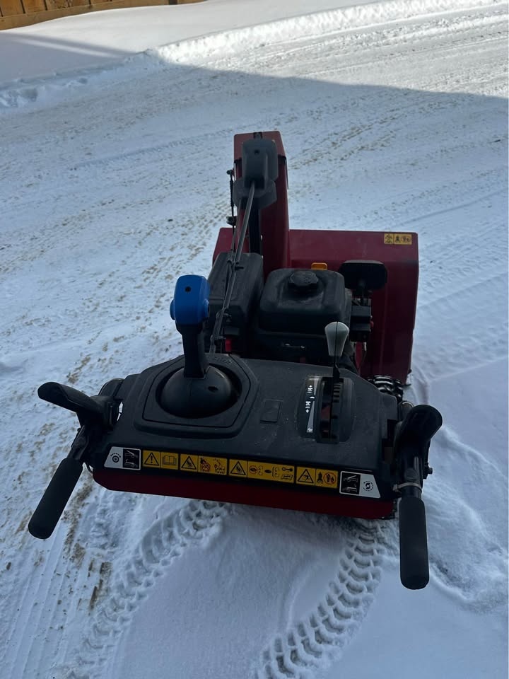 Toro Power Max 828 OAE Snowblower — Electric + Pull Start — 28” - photo 3