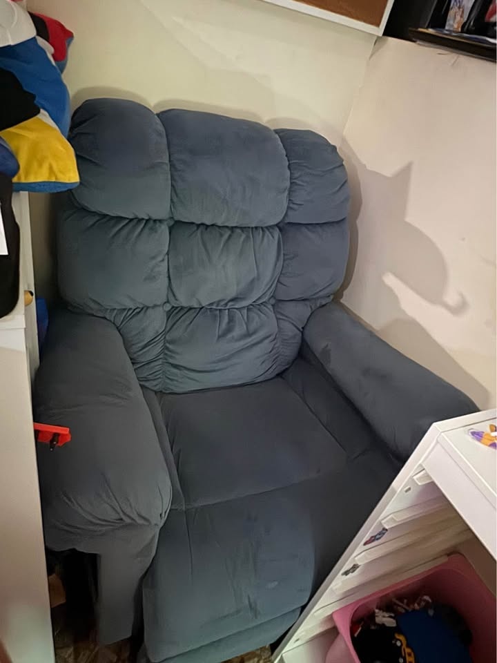 Blue Recliner Chair - photo 2