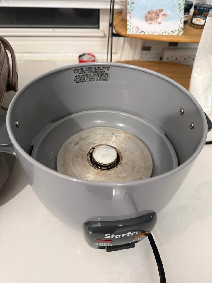 Starfrit Electric Rice Cooker (6-Cup Capacity) - photo 2