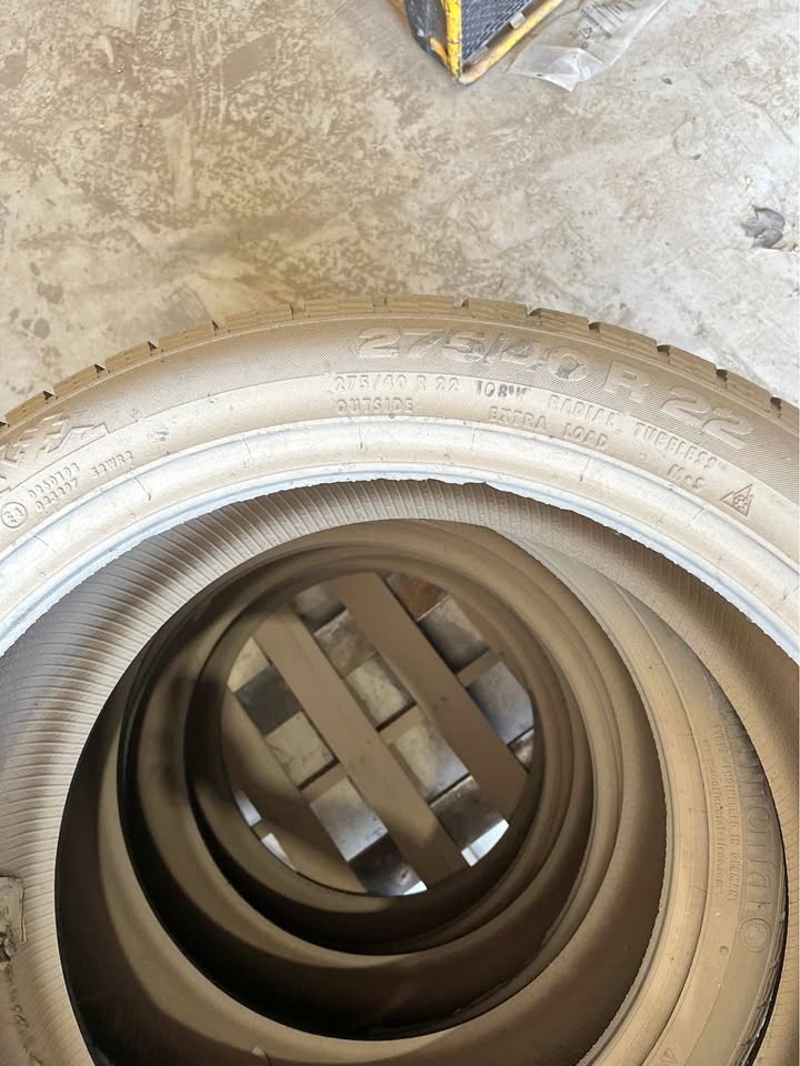 Continental CrossContact Winter Tires 275/40/R22