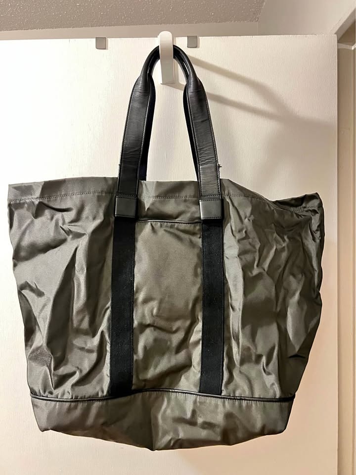 Shopper bag by Community Aritzia