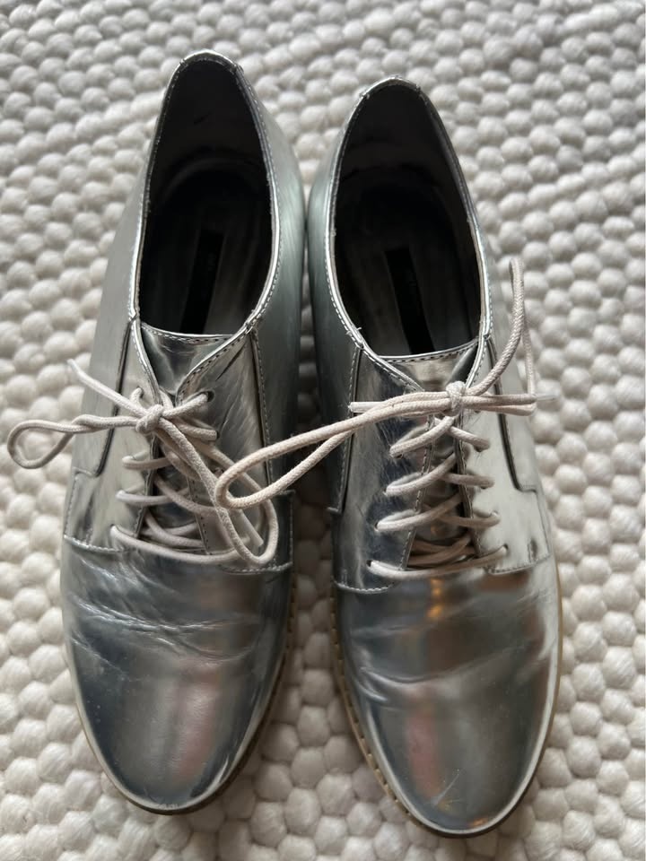 Senso Diffusion Silver Shoes - lace ups size 9 - photo 2