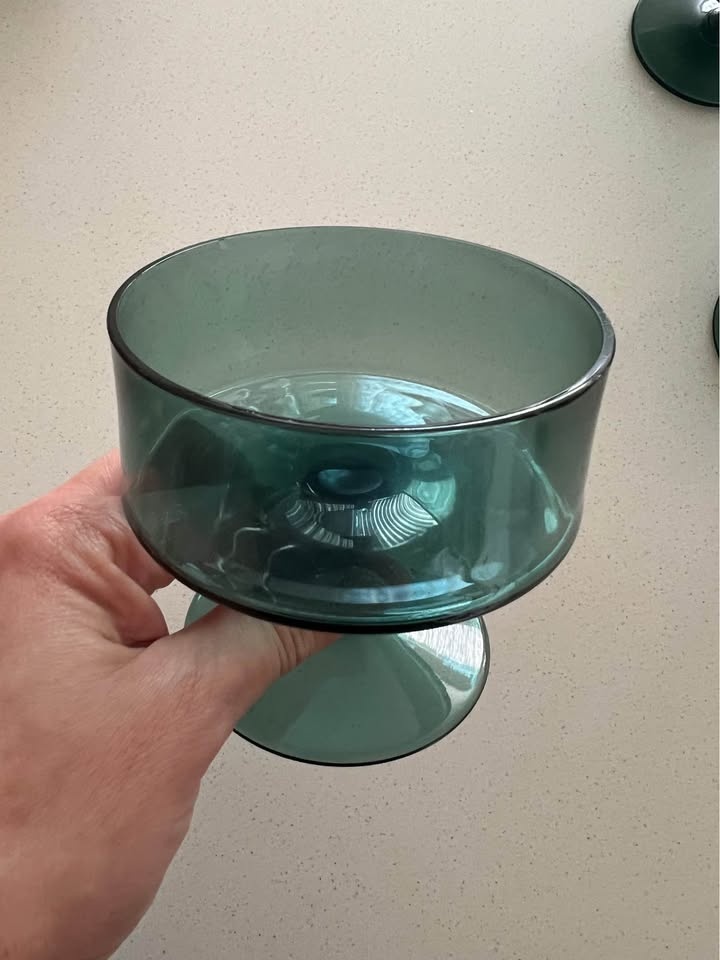 Set of 4 Smokey Green Coupe Glasses - photo 2