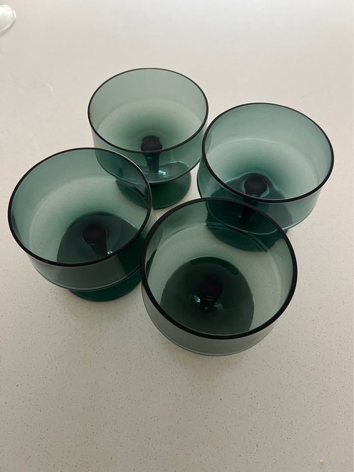 Set of 4 Smokey Green Coupe Glasses - photo 4