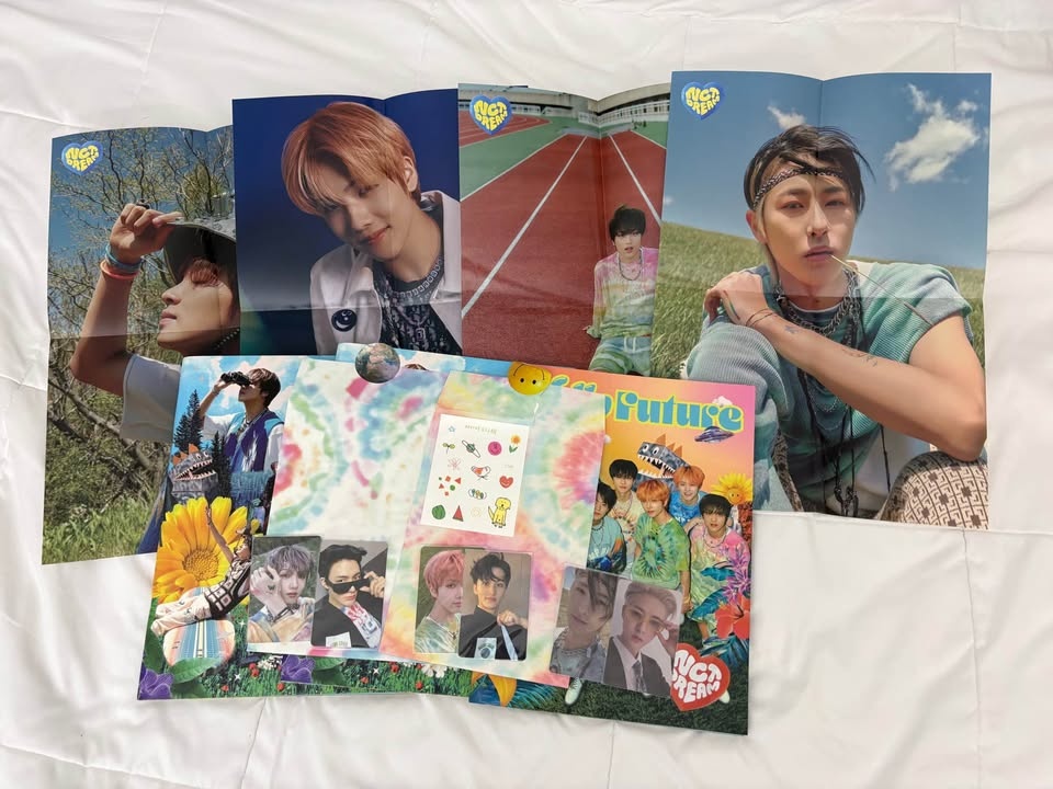 NCT DREAM HELLO FUTURE Album Photobook Hello & Future Ver. - photo 2