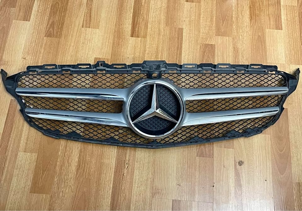 New OEM Mercedes Benz Original Grill 2016-2018