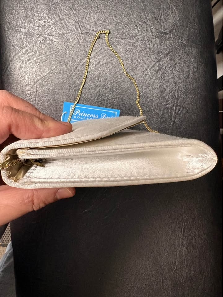 New Cream Satin Purse / Clutch Bag - photo 4