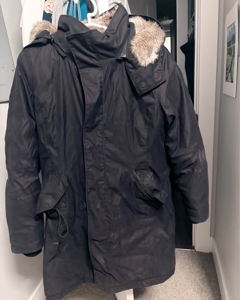 Babaton black parka size L with faux fur lining - photo 3