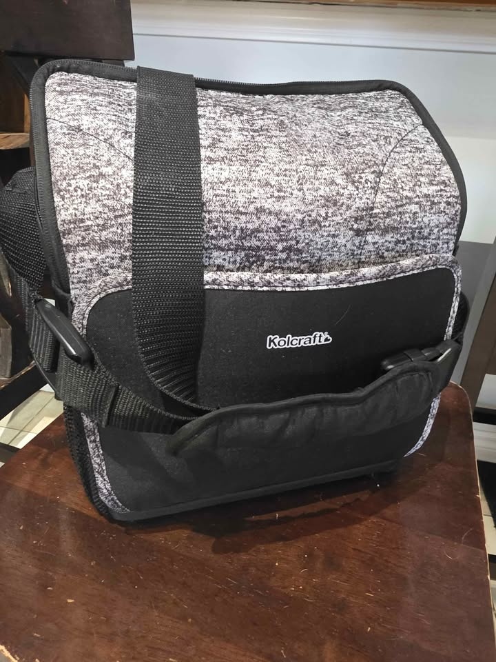 🧡 2 IN 1 Booster Seat and Baby Bag - photo 2