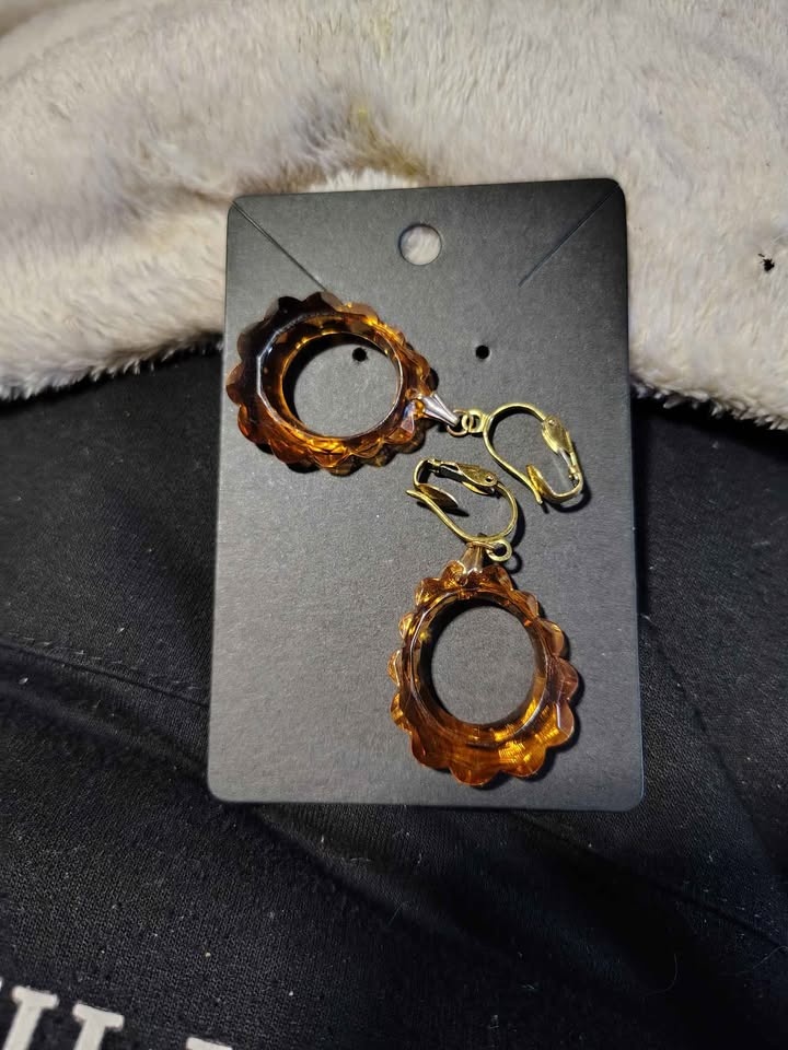 Vintage 1950s Amber Far Fetched Fish Clip-On Earrings - photo 3
