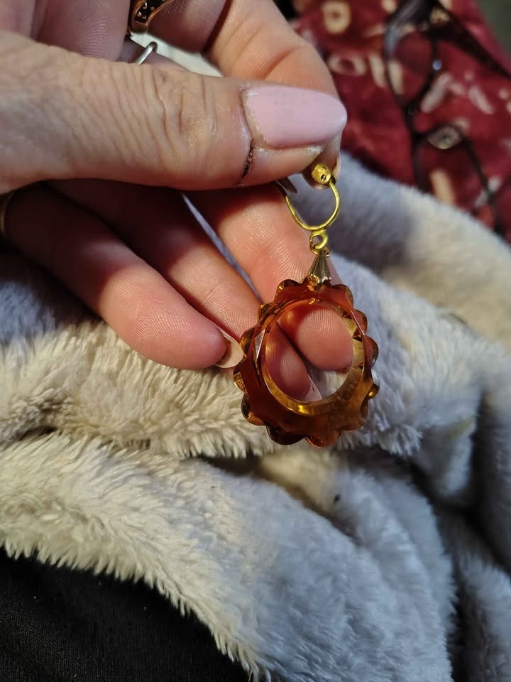Vintage 1950s Amber Far Fetched Fish Clip-On Earrings - photo 5