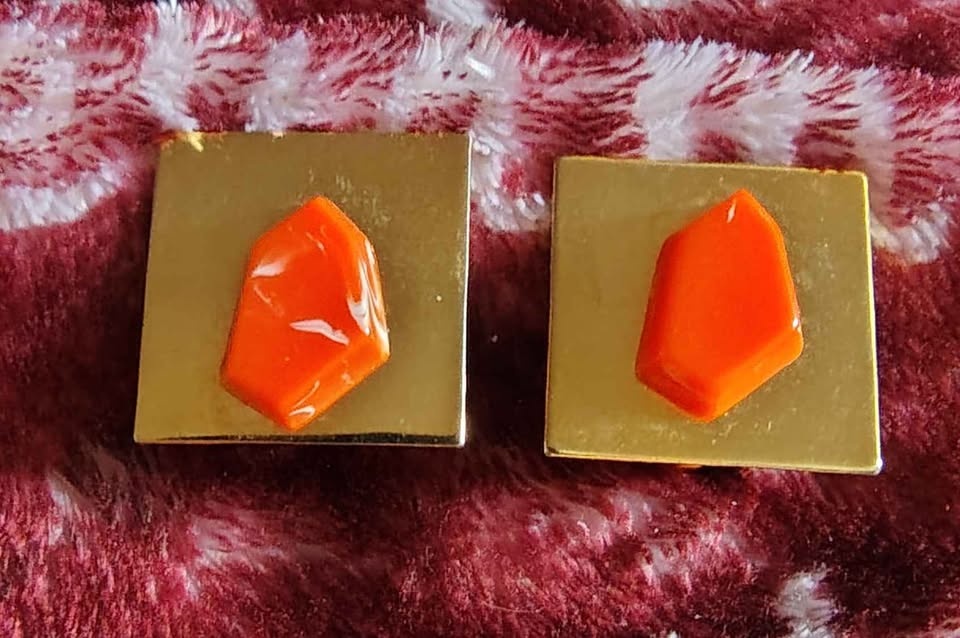 Vintage Square Carnelian Stamped Celebrity Clip-On Earrings - photo 4